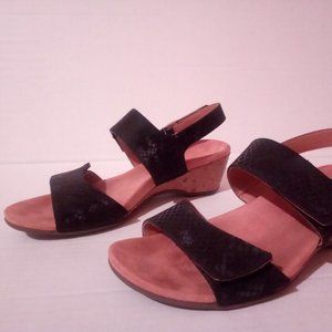 Vionic Snake Print Adjustable Wedges Kanya Black Comfort Shoe Women's Size 7.5